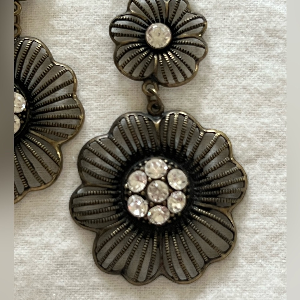 Beautiful Flower Statement Earrings With Crystals - image 4